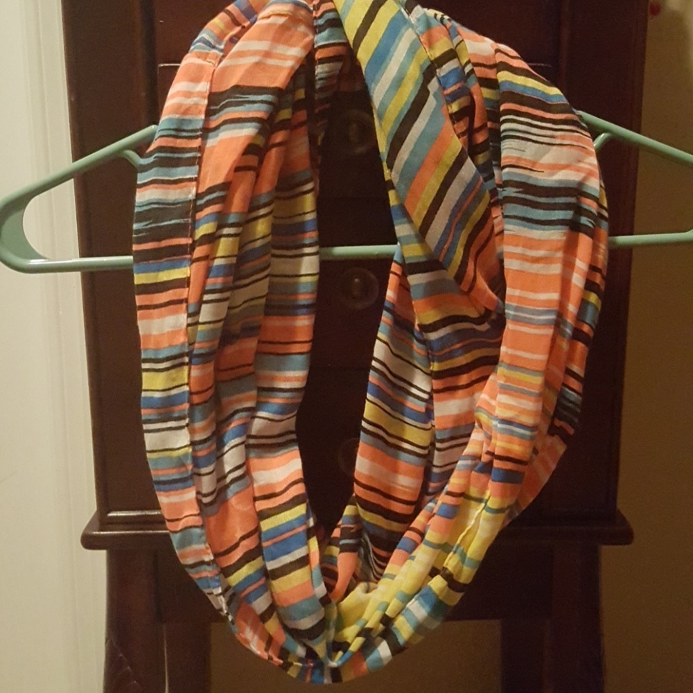 Infinity scarf GUC